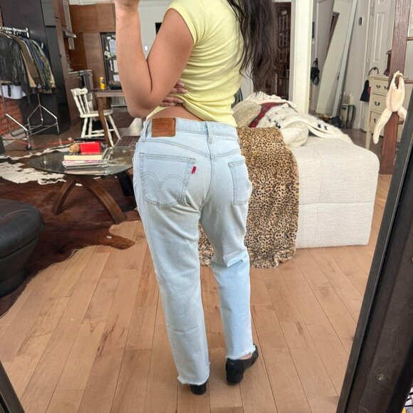 Levi’s 501 Light Wash Straight Leg Jeans High Rise Cropped Raw Hem - Picture 3 of 8